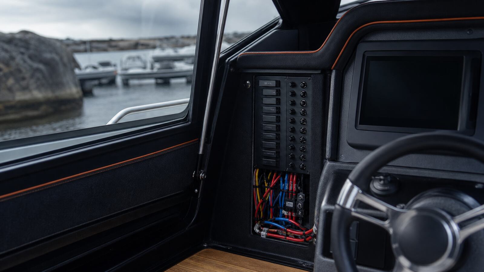 Båtel och marinelektronik i Nynäshamn hos Mson Båtservice
