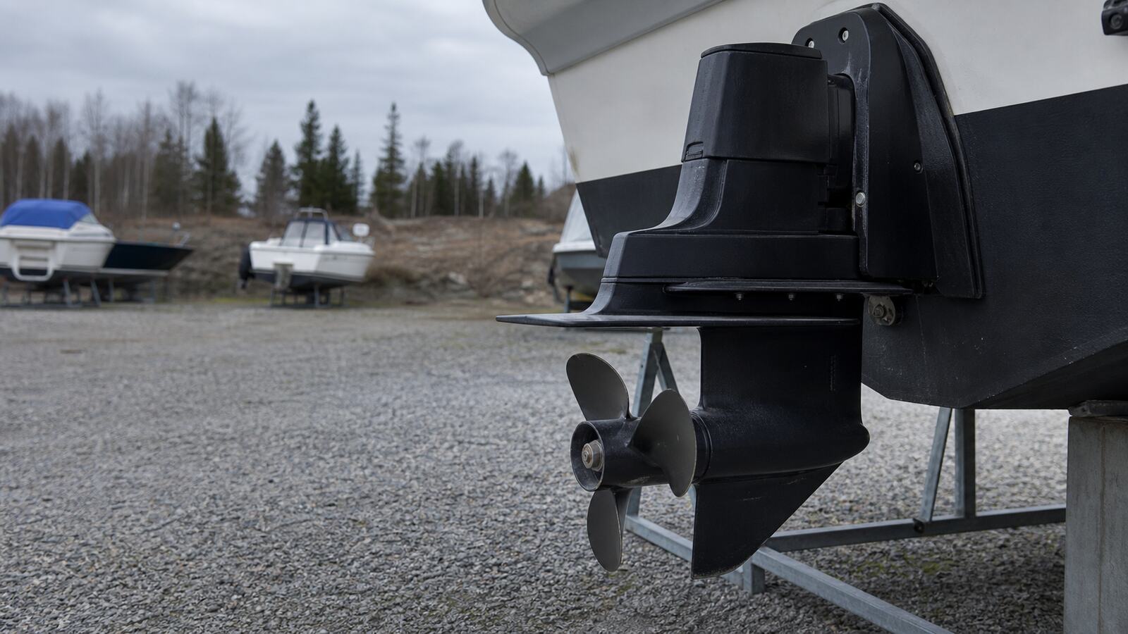 Drev- och backslagsservice i Nynäshamn hos Mson Båtservice